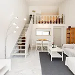 Nomad Yourhosthelper * Cannes
