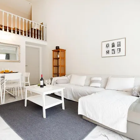 Nomad Yourhosthelper Apartament *